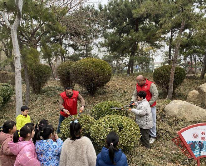 泰安市园林绿化管理服务中心开展志愿服务活动(图2)