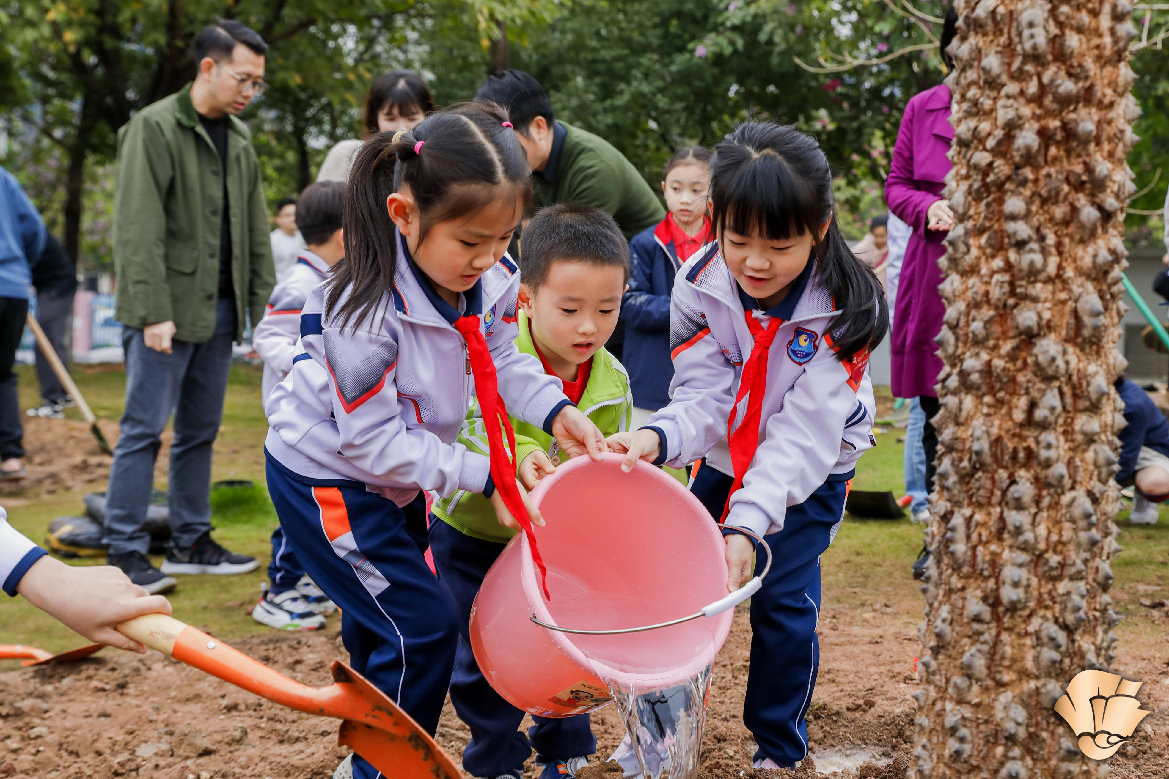 义务植树465场、73万余株！广州第46个植树节再添新绿(图4)